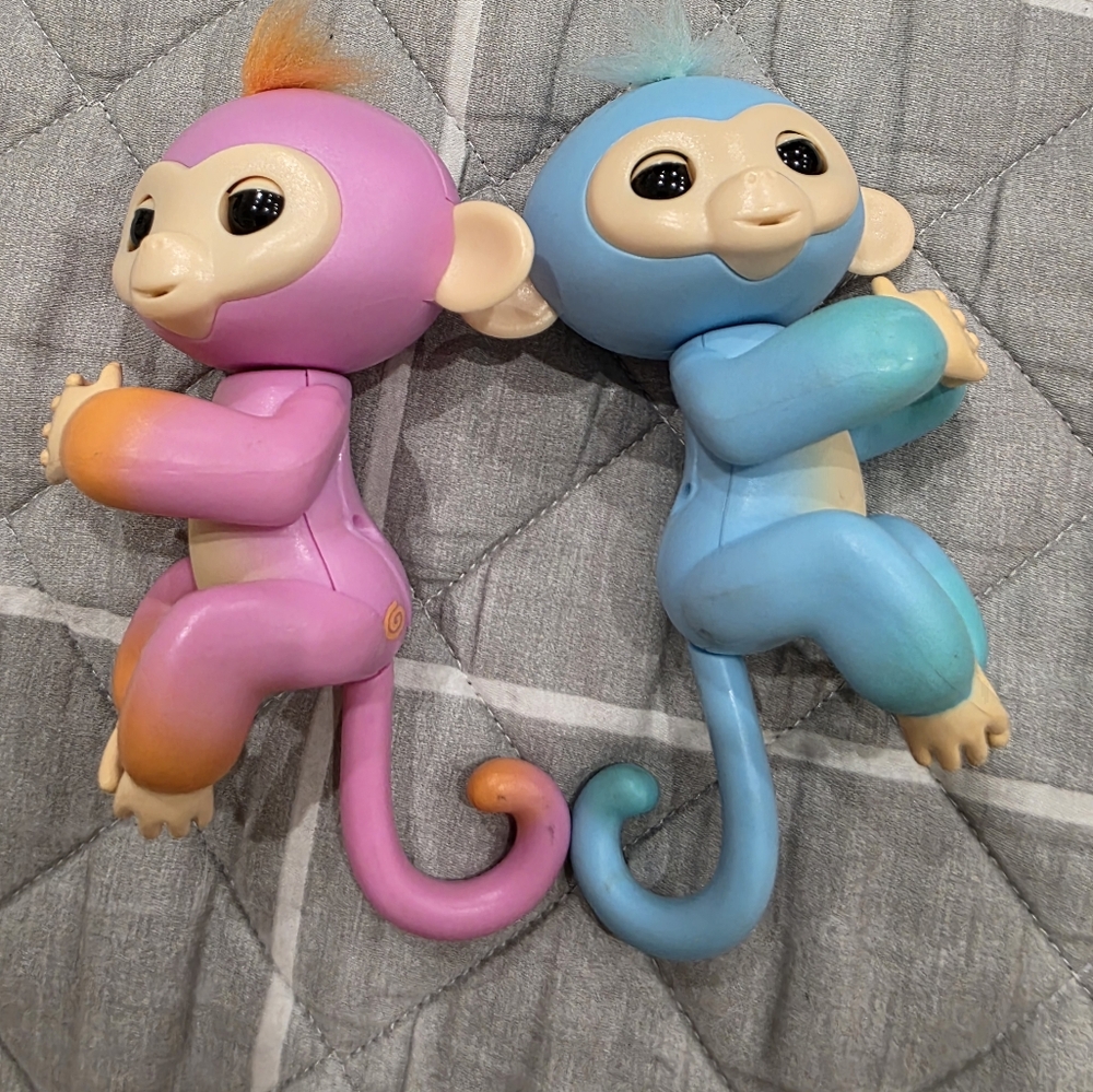 Wowwee Fingerlings 2 Interactive Monkey Toys Charlie & Summer